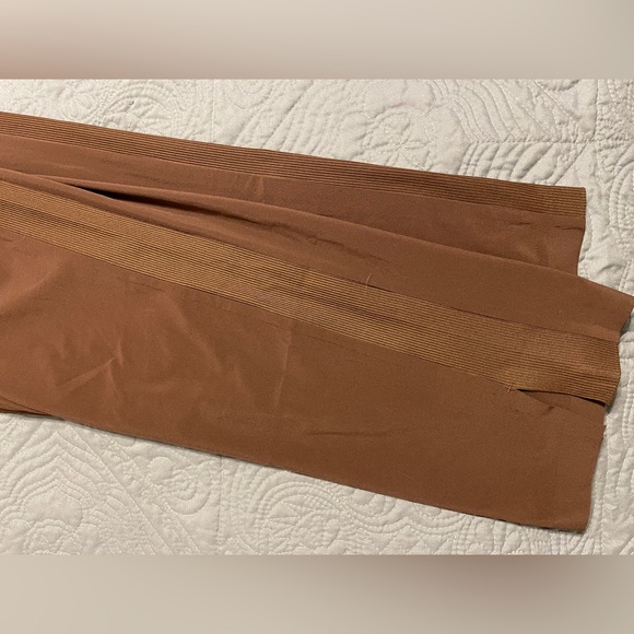 Athleta Brooklyn Ankle Pants - Picture 4 of 4